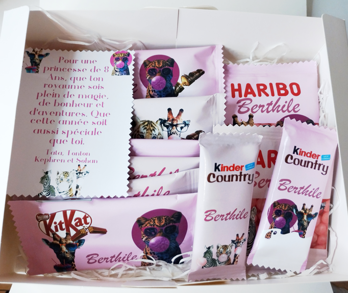 Box gourmande anniversaire personnalisée à offrir (X 10 articles),