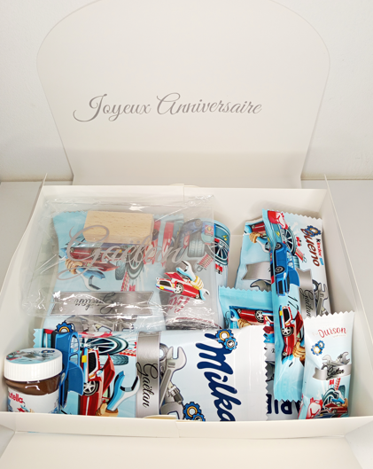Box gourmande anniversaire personnalisée à offrir (X 10 articles),