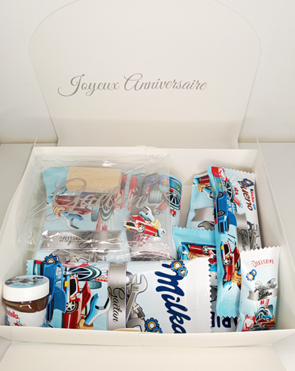 Box gourmande anniversaire personnalisée à offrir (X 10 articles),