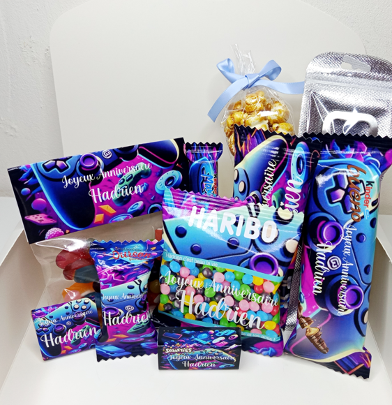 Box gourmande anniversaire personnalisée à offrir (X 10 articles),
