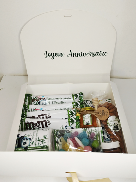Box gourmande anniversaire personnalisée à offrir (X 10 articles),