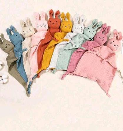 Coffret Cadeau de Naissance Personnalisé – Doudou, Hochet, Attache Tétine