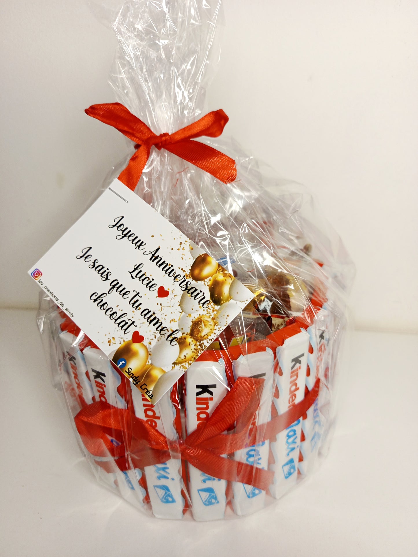 Box Kinder 15cm personnalisée pour fête des mères, collègues, anniversaire....